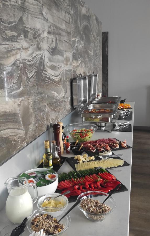Macropolis Apartments Miskolc Ngoại thất bức ảnh